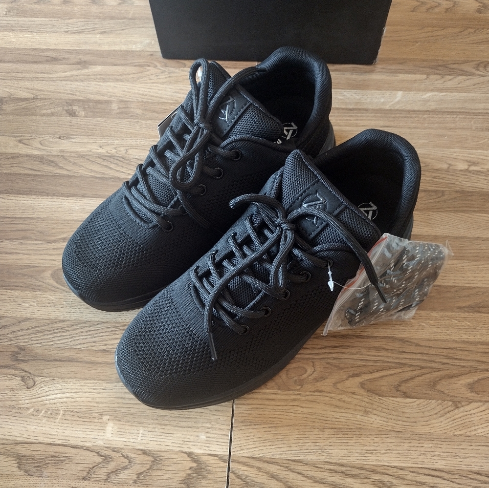 Zeba Men's Hands Free Slip-On Walking Shoes Jet Black Size 9 (NIB)